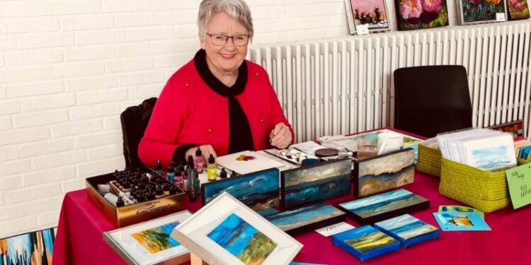 Hedvig Brix glæder sig til at byde indenfor til galleriets store Pinseudstilling.