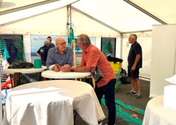 Niller alias Niels Kristian Nielsen fra Hirtshals Fiskeriforening i teltet hos Danmarks Fiskeriforening under Naturmødet 2024. Foto: Niels Skipper.