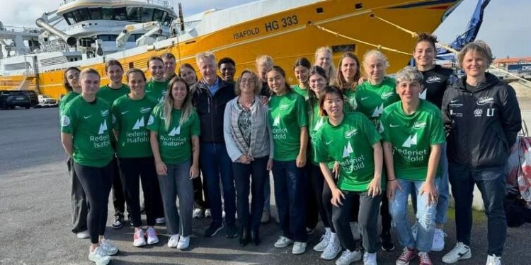 Ligespillerne på Notkajen for HG 333 Isafold.Foto: Fortuna.