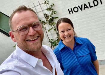 Direktør Michael Vendelbo Pedersen fra Erhverv Hjørring i selskab med Dorte fra Arkitektfirmaet Hovaldt. Foto: Privat.