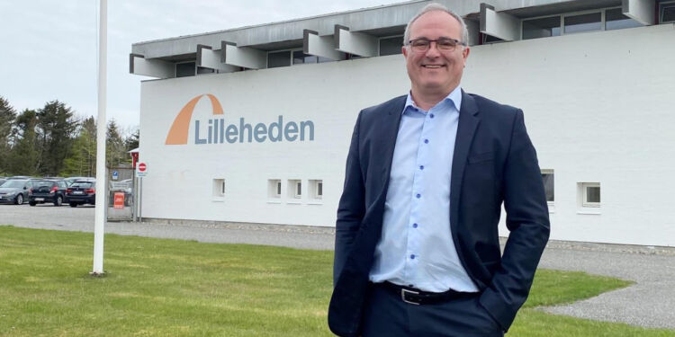 Direktør Hans Henrik von Platen-Hallermund foran Lilleheden A/S, som er blevet medlem af Erhverv Hjørring. Foto (arkiv): Lilleheden.