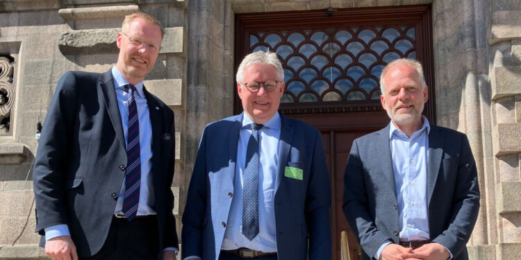 Havnedirektør Per Holm Nørgaard, borgmester Søren Smalbro og kommunaldirektør Leif Johannes Jensen.