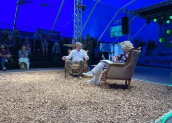 Formand Svend-Erik Andersen fra Danmarks Fiskeriforening i den varme stol hos journalist Tine Gøtzsche i Thunderdome. Foto: Naturmødet.