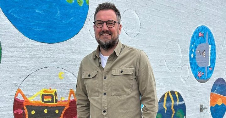 Thomas Klimek ved Strandhuset i Hirtshals. Foto: Arkiv.