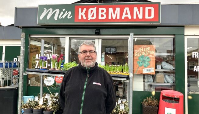 Min Købmand i Bindslev, Karlo Thomsen, driver en meget alsidig butik på Sønderbro. Arkivfoto: Palle W. Nielsen