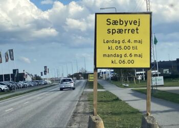 I weekenden må der findes en anden vej over motorvejen på Sæbyvej. Foto: Palle W. Nielsen
