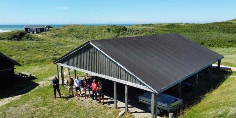 Begejstring ved den gamle bådhal hos Tornby Bjergelav.