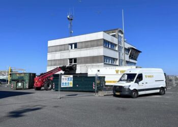 Vennelyst A/S har bogstavelig talt omringet havnekontoret på Norgeskajen. Foto: Hirtshals Havn.