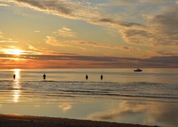 Lystfiskere ved Kjul Strand. Foto (arkiv): Erik Simonsen.