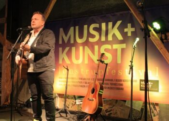 Lokale Søren Krogh spillede til Lønstrup Festival 2024. Foto: Arkiv.