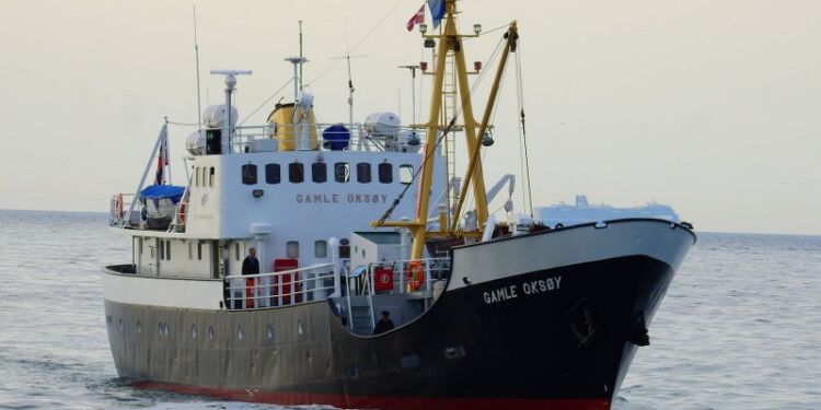 Gamle Oksøy sætter snart igen kurs mod Hirtshals Havn. Foto (arkiv): Privat.