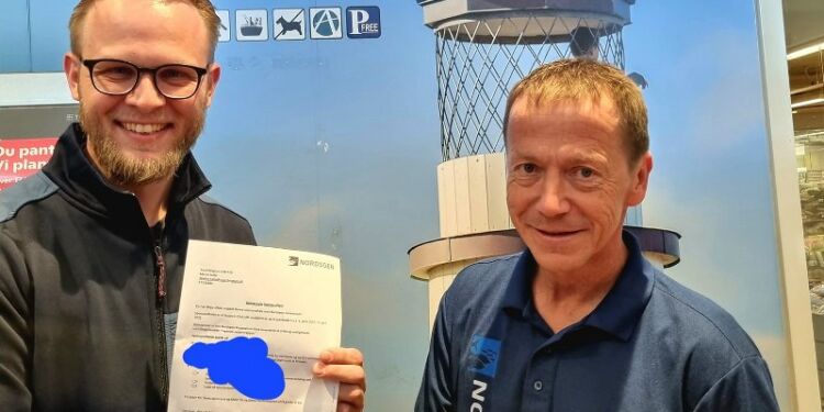 Uddeler Martin Halle og sponsorchef Ole Kjærsgaard Nielsen. Foto: Privat.