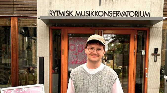 Casper Hejlesen: - Jeg er enormt glad for at kunne fortælle, at jeg lige er blevet uddannet fra European Jazz Master programmet på RMC - Rytmisk Musikkonservatorium. Privatfoto