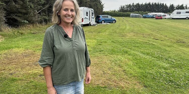 Lene Kallmayer er indehaver af Gl. Klitgaard Camping i Løkken. Foto: TV2 Nord.
