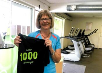 Lokale Lene Kristensen med den fine t-shirt, der dokumenterer indsatsen med 1.000 gange i LOOP. Foto: Privat.