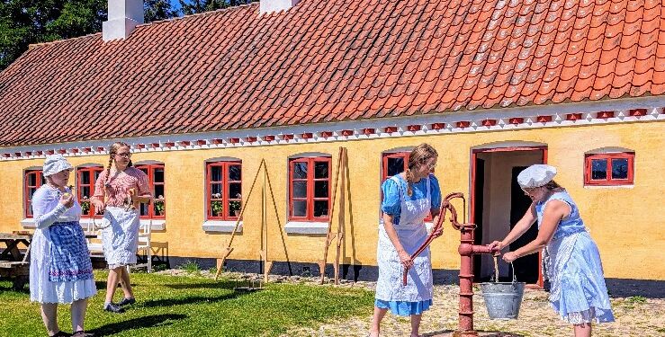 Alle er velkommen til at besøge Husmandsstedet i Mosbjerg og opleve, hvordan livet var på landet omkring 1914. Foto (arkiv): Niels Helver.