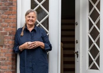 Kunstmaler Tine Lautrup. Foto: Privat.