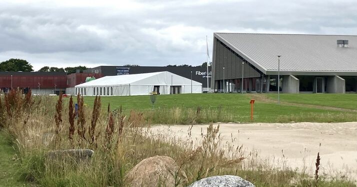De første telte til Dana Cup er rejst ved Park Vendia i Hjørring. Foto: Palle W. Nielsen