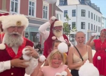 Denne fredag midt i sommerperioden byder på julemænd og julekoner i Sommerby Hjørring. Pressefoto