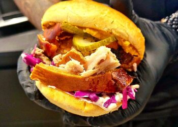 Den nye porchetta-burger ved BadBoy Butchers BBQ. Foto: BadBoy Butchers BBQ