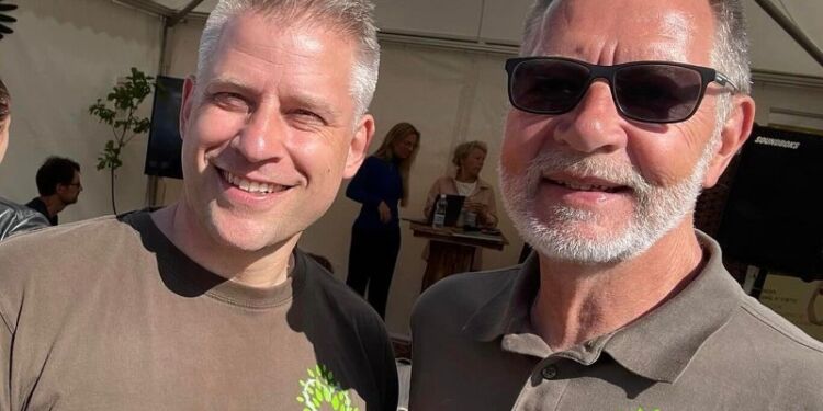 Sifter Carsten Hjerresen og frivilligkoordinator Ole Fjelking. Foto: Carsten Ørting Andersen fra Green Care Netværket .