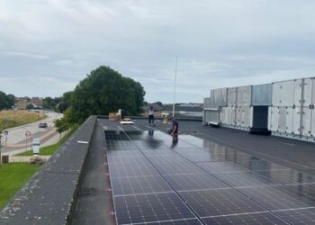 Hjørring Gymnasium har netop investeret i solceller, som skal bidrage til en øget produktion af grøn energi. Foto: STX.