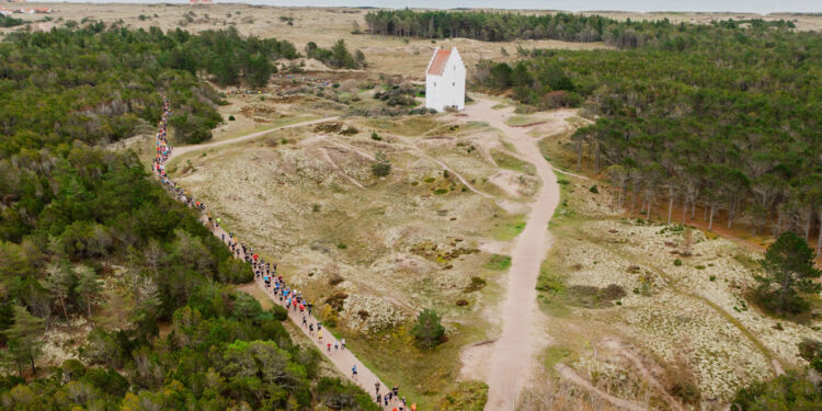 Den tilsandede kirke syd for Skagen. Foto: Toppen af Danmark.