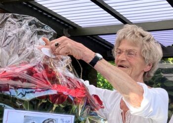 Alice fik mange roser på diamantbryllupsdagen. Arkivfoto: Palle W. Nielsen