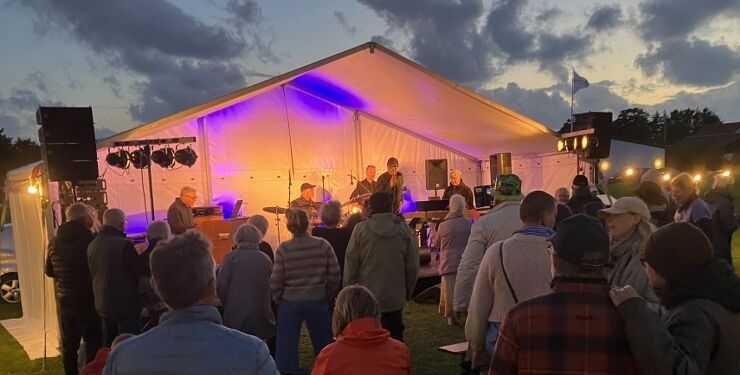 Nogle af landets bedste musikere på scenen i Tversted. Foto: Palle W. Nielsen