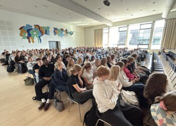 Alle elever på Hjørring Gymnasium er blevet undervist i AI af studerende fra Aalborg Universitet.