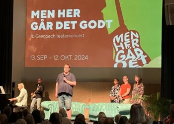 Vendsyssel Teater spiller fra onsdag "Men her går det godt" . Ib Grønbech Teaterkoncert - med dygtige skulespillere og musikere på scenen. Billedet er fra en smagsprøve ved teatrets sæson-åbning. Foto: Palle W. Nielsen