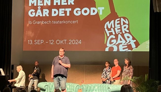 Vendsyssel Teater spiller fra onsdag "Men her går det godt" . Ib Grønbech Teaterkoncert - med dygtige skulespillere og musikere på scenen. Billedet er fra en smagsprøve ved teatrets sæson-åbning. Foto: Palle W. Nielsen