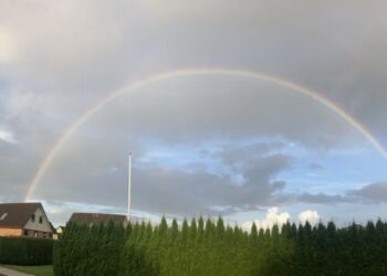 Regnbue over Hjørring den 12. september 2024 klokken 7.40 cirka. Foto: Palle W. Nielsen