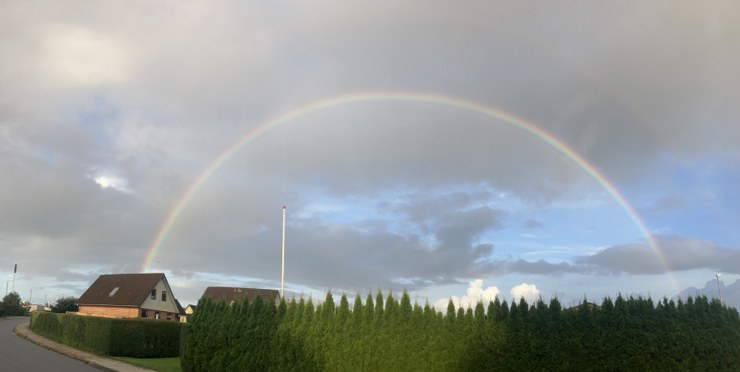 Regnbue over Hjørring den 12. september 2024 klokken 7.40 cirka. Foto: Palle W. Nielsen