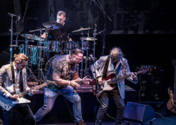 ZZ Top Jam er Søren Madsen (vokal), David Kampmann (guitar), Vit Musil (bas) og Jesper Hyldahl (trommer). Pressefoto