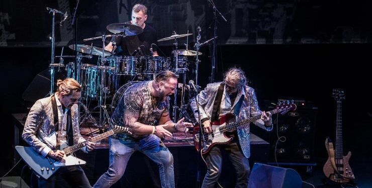 ZZ Top Jam er Søren Madsen (vokal), David Kampmann (guitar), Vit Musil (bas) og Jesper Hyldahl (trommer). Pressefoto