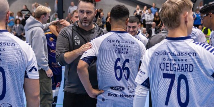 Christoffer Haagh og spillerne under Hjørrings kvalifikation til Champions League. Foto: Jacob Strandeng.