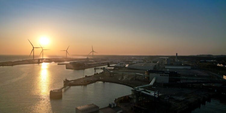 Hirtshals Havn er stadig en havn i vækst og arbejder målrettet videre med ambitionen om at blive den grønneste i Europa. Foto: Hirtshals Havn.