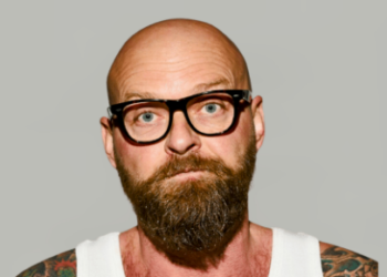 Komiker Nicolaj Lange underholder til jubilæumsfesten. PR-foto.