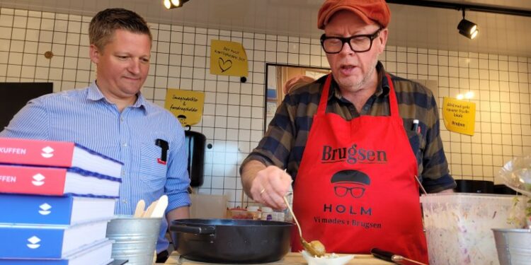 Brugsuddeler Jacob Holm og kendiskok Claus Holm.