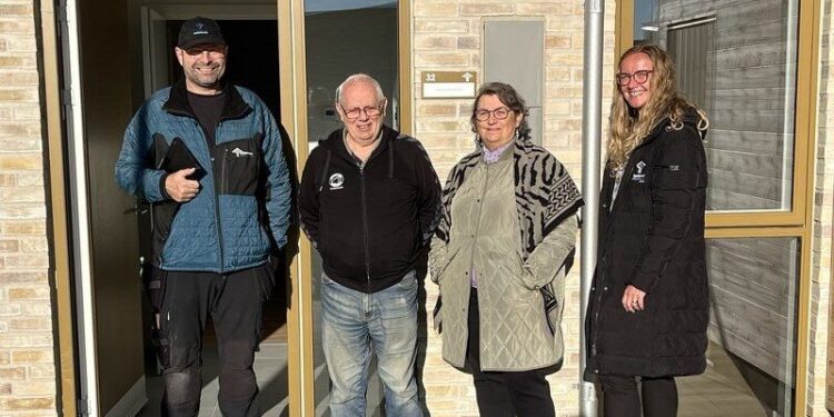 Mona og Olav Jensen flankeret af Charlotte og Søren fra Boligselskabet Nordjylland.