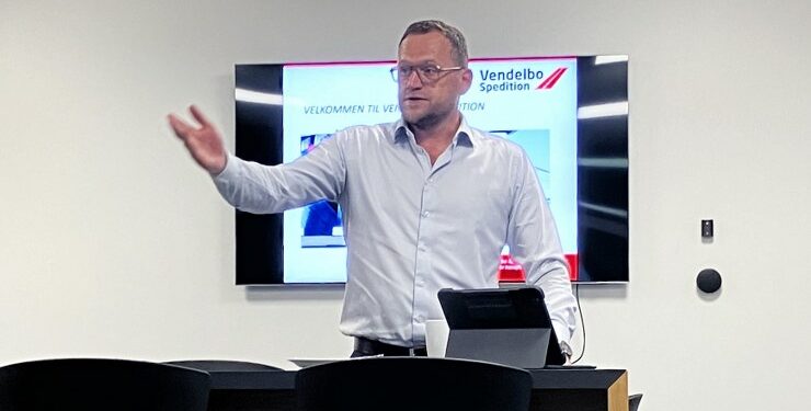 Direktør Michael Vendelbo, Erhverv Hjørring, bød velkommen til morgenmøde hos Vendelbo Spedition. Foto: Palle W. Nielsen