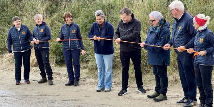 Sammen er de stærke også i Tversted. Snoren blev søndag ved fælles hjælp klippet til Naturring Tversted.