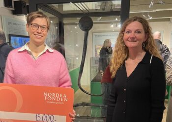 Museumsdirektør Anne Dorthe Holm og bankdirektør Betina D. Jensen.