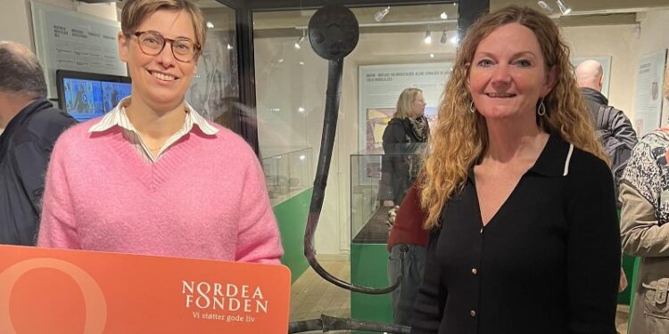 Museumsdirektør Anne Dorthe Holm og bankdirektør Betina D. Jensen.