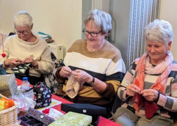 Stoppestedet er en gruppe flittige kvinder, der mødes for at dyrke deres fælles passion for håndarbejde. Arkivfoto.