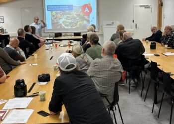 Chelina Bagger leverer et oplæg på mandagens medlemsmøde hos Socialdemokratiet i Hjørring. Foto: Privat.