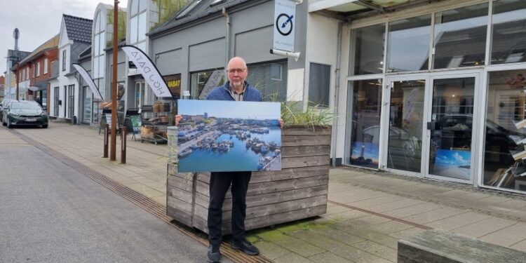 Tommy Høj har lånt et billede taget af fotografen Kurt Sørensen, der er med på den store fælles messestand i Hjørring.