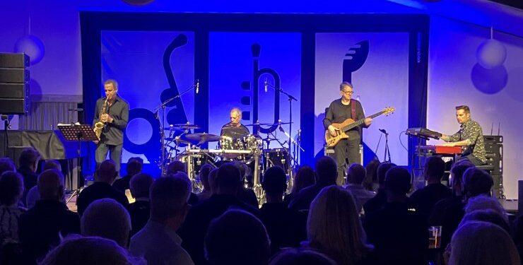 Eric Marienthal , Dave Weckl, Tom Kennedy og Stu Mindeman på Klitgårdens scene til Jazzy Days i Tversted. Foto: Palle W. Nielsen