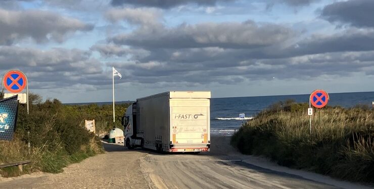 Der var ved Tversted Bjærgelaug præcis nok plads til at vende og sætte ny kurs. Foto: Palle W. Nielsen